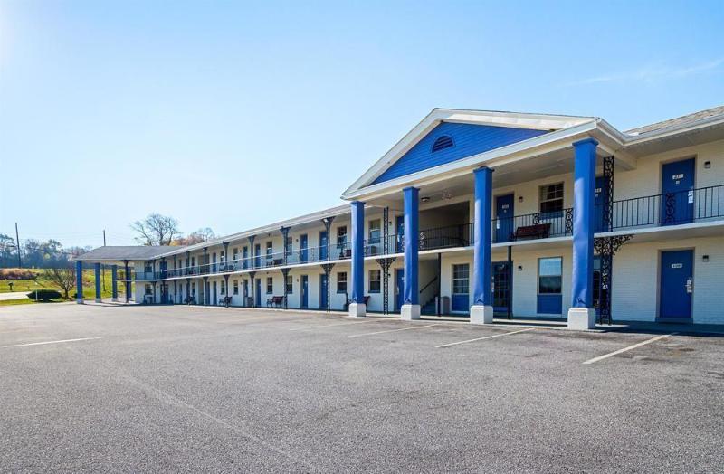 Wingate By Wyndham Hotel