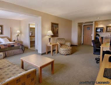 Wingate By Wyndham Hotel 3*