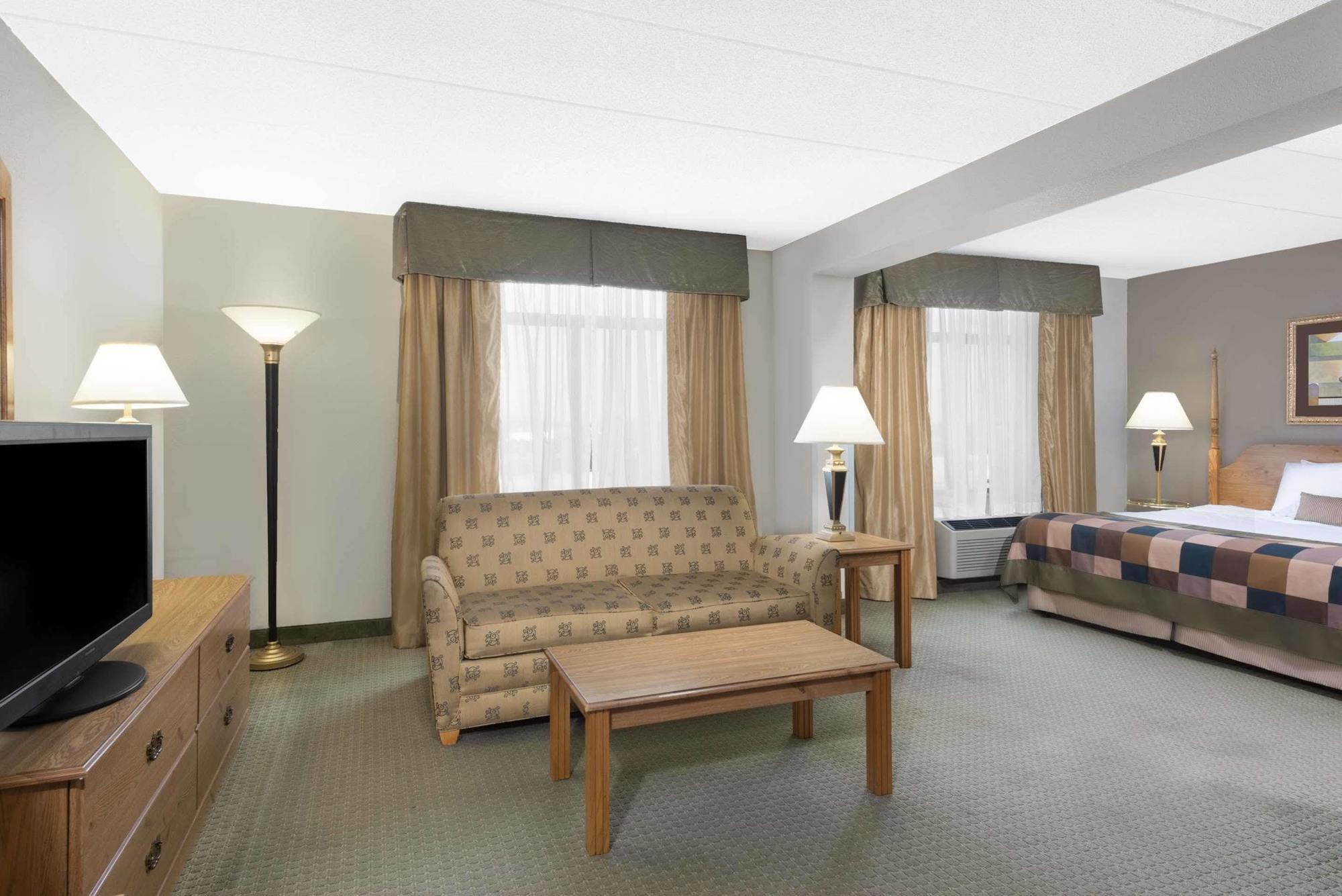 Wingate By Wyndham 3*